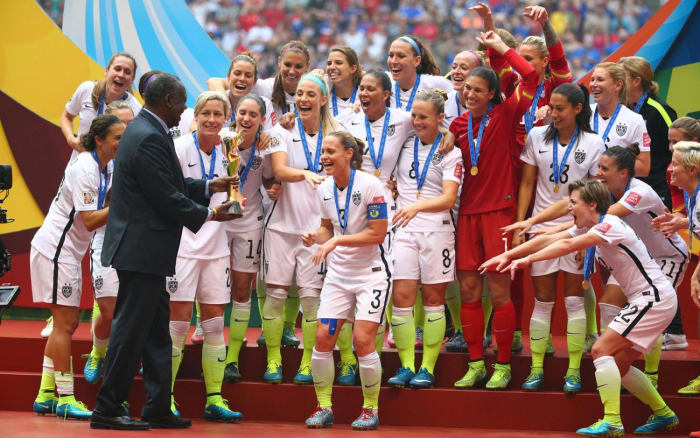 rampone-trophy-wwc-stage.jpg